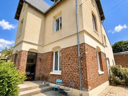 maison 8 pièces 195 m²