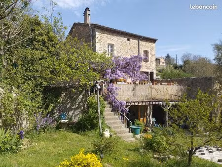 belle maison independante en pierre