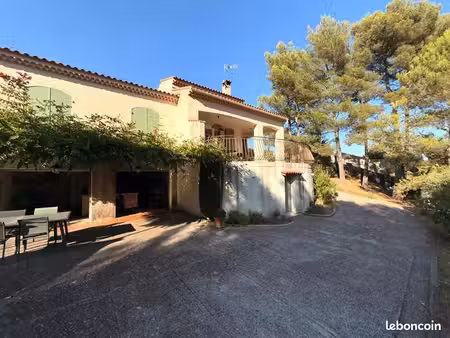 villa 4 pièces 85 m²