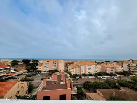 appt de type 2 . plage a 200m
