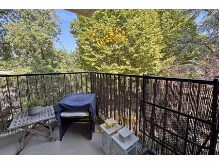 'pin parasol' : appartement 54 m2 - 1 chambre balcon - cav