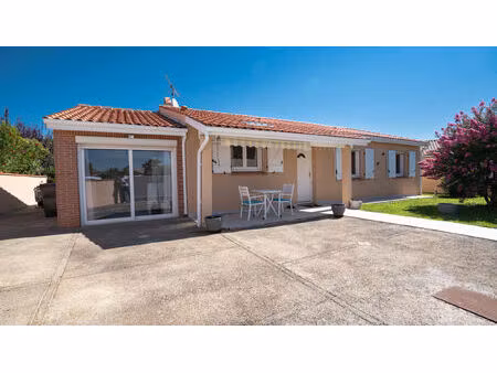 a vendre - maison familiale de 148 m² à frouzins ? de beaux volumes et un beau potentiel !