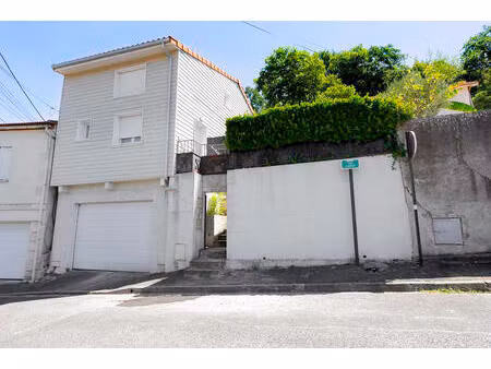 bas cenon - immeuble de rapport composé de deux appartements t4 en duplex et un garage – r