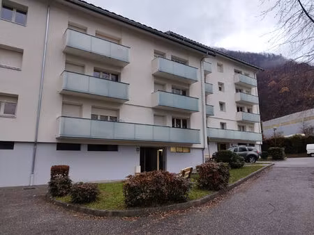 location t4 à la bathie