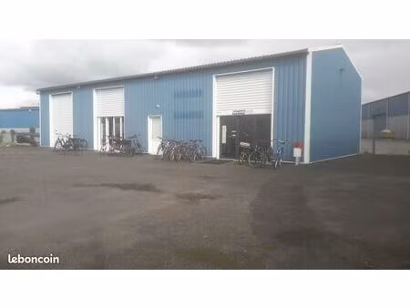 local commercial 210 m²