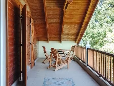 2 pièces / haut de villa / vue