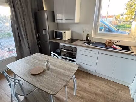 appartement plein pied avec terrasse et parking
