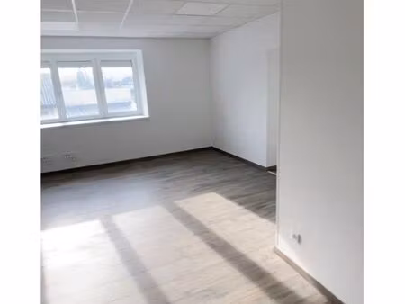 opportunité à louer – bureau / local professionnel/commercial
