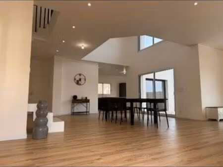 maison récente moderne 200m2 4 chambres