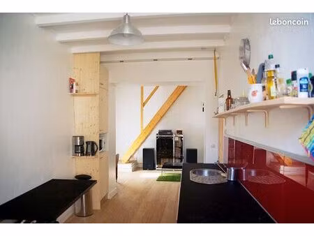 appartement 3 pièces 61m² + cours