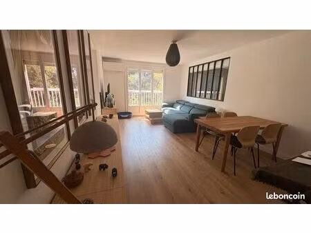 hyères costebelle : t4 rénové avec vue sur la pinède  havre de paix à 5 min des plages + g