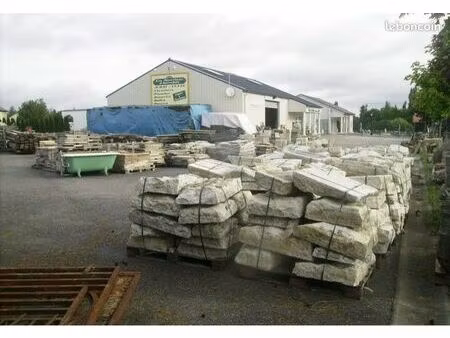 grand hangar 500 m² avec terrain à neufchâteau