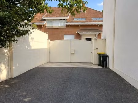 garage fermé de 13 m² à louer – le bouscat (rue pasteur) – résidence sécurisée