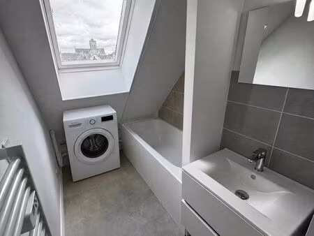 appartement t3 entièrement rénové en centre-ville