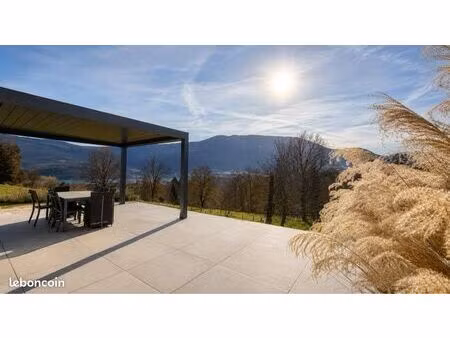maison contemporaine avec vue sur le lac d’aiguebelette – 182 m² – logement indépendant