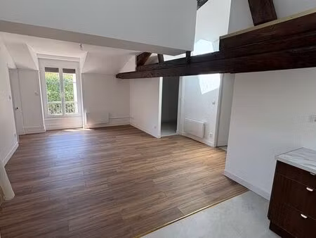 à louer – appartement t3 en duplex à mâcon