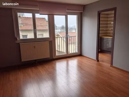 loue appartement t2 vandoeuvre vélodrome  50 m2
