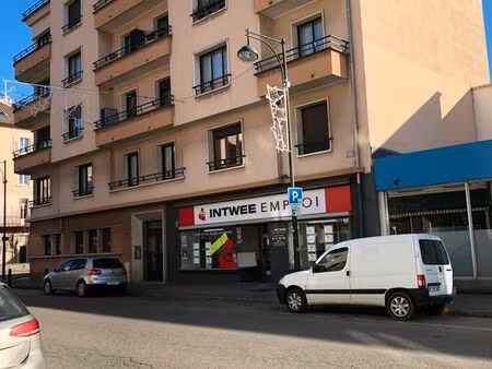 t2 à rénover contre loyer réduit