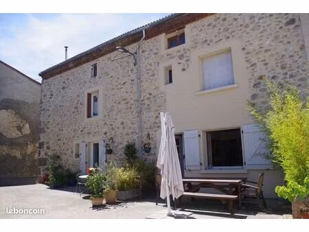 ensemble immobilier comprenant 2 maisons mitoyennes