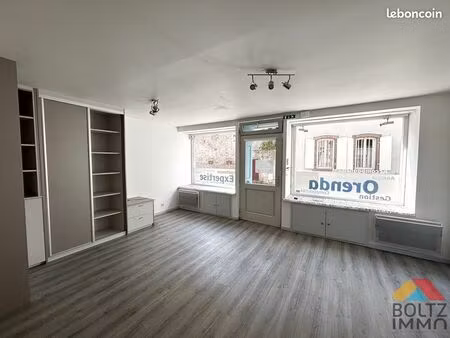 local 25 m² ville
