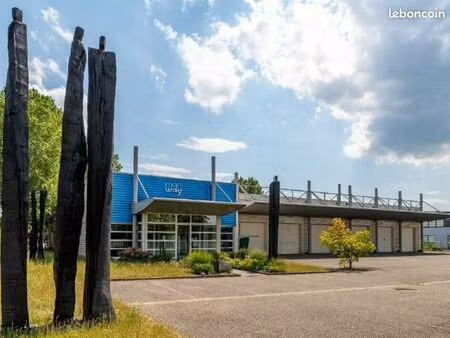 local d'activité 2 380 m²
