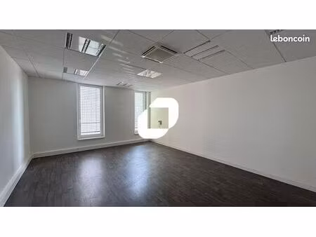 bureau 43 m²
