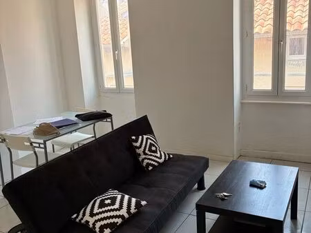 appartement t2 dans rue piétonne proche capelle