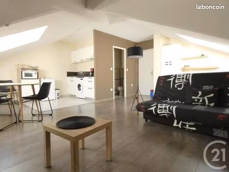 studio 1 pièce 31 m²