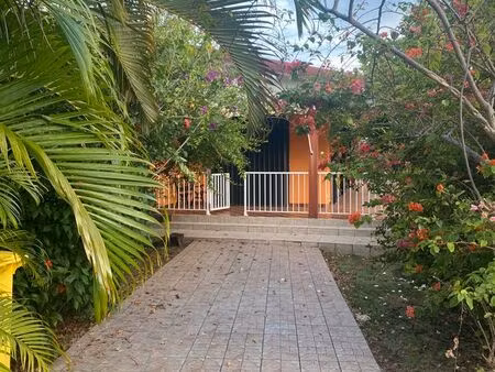 haut de villa grands espaces à louer au marin