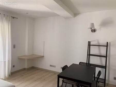 studio 1 pièce 27 m²