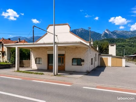 ensemble immobilier professionnel 730 m²