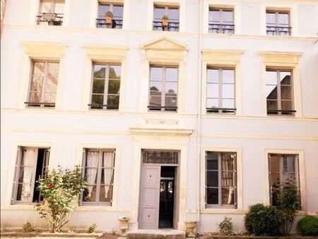 studio meublé de 30 65 m² – centre historique de honfleur – parking privé