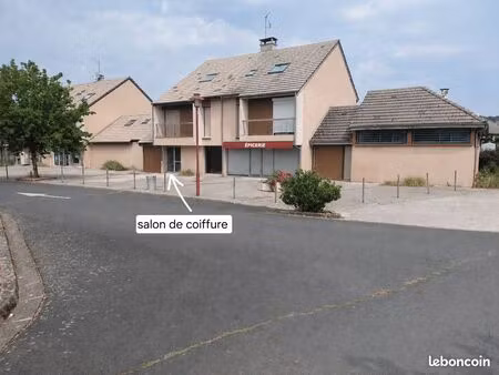 local commercial de coiffure