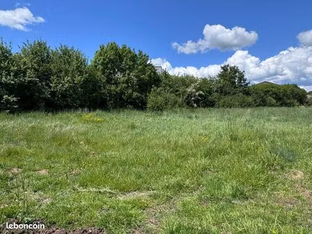 terrain 657 m² aurillac