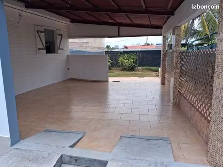 loue maison en lieu calme et cloturer
