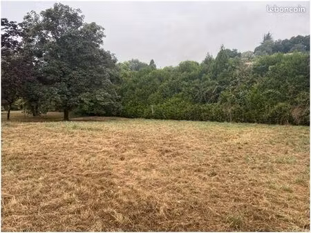 terrain à bâtir de 769 m2 au prix de 45500 à ruelle-sur-touvre (16)
