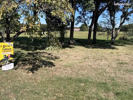 terrain à bâtir de 1779 m2 au prix de 38000 à taponnat-fleurignac (16)