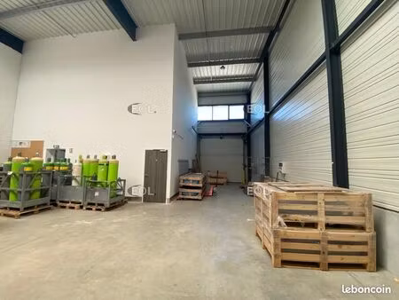 local bureaux 273 m²