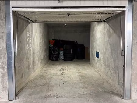garage à louer