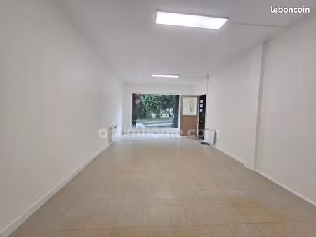 local commercial 48 m²