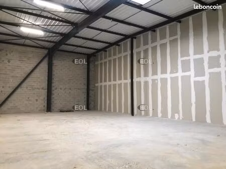 local d'activité 604 m²