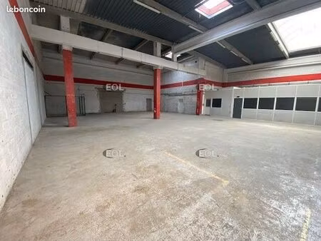 local d'activité 567 m²