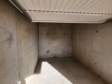 à louer – garage de 11 18 m² – ajaccio