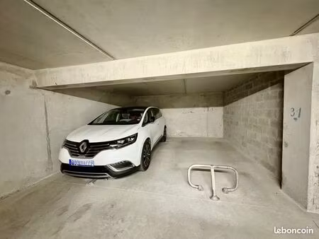 parking/box vaux-sur-mer
