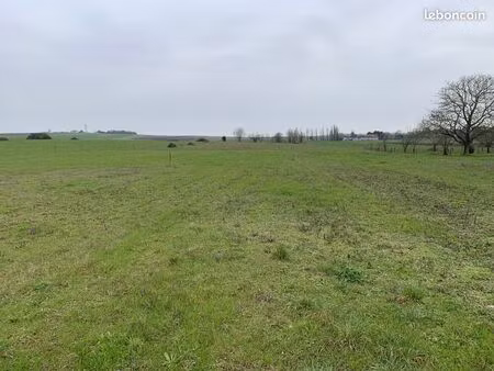 terrain à bâtir de 730 m2 au prix de 25000 à berneuil (17)
