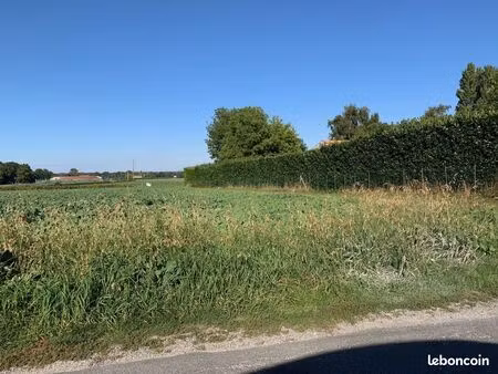 terrain à bâtir de 500 m2 au prix de 33500 à corme-royal (17)