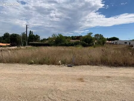 terrain à bâtir de 400 m2 au prix de 30500 à la chapelle-des-pots (17)