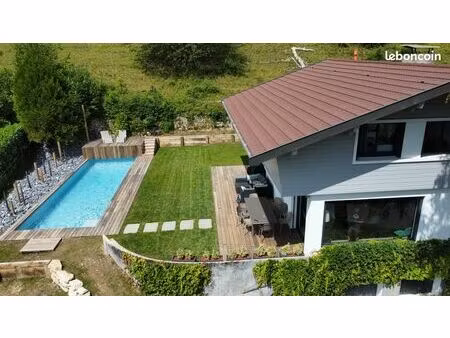 propriété contemporaine avec piscine sur sevrier à 500m du lac