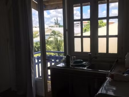 studio mezzanine à louer au trois ilets bourg
