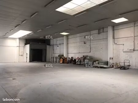 local bureaux 490 m²